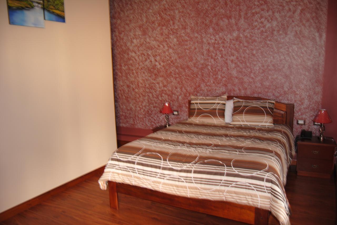 Hotel Pegasus Cuenca Buitenkant foto
